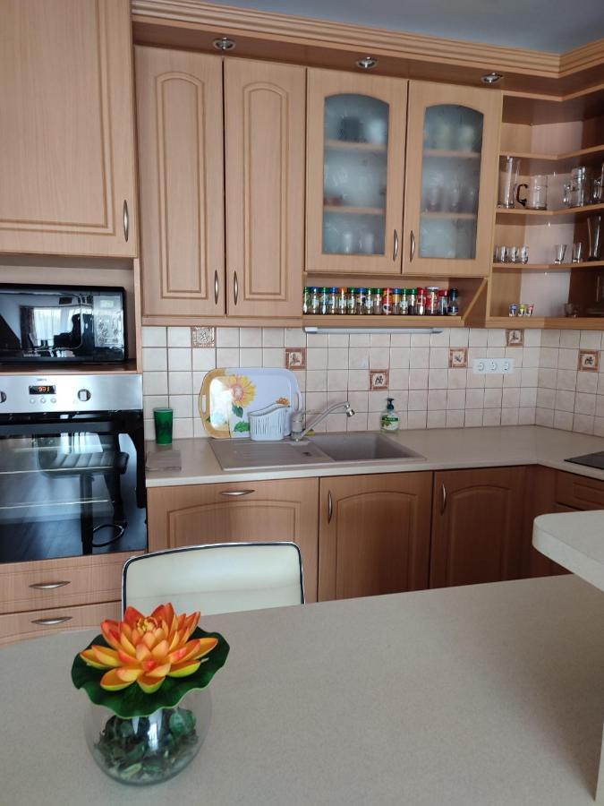 Larix Apartman Sarvar Luaran gambar